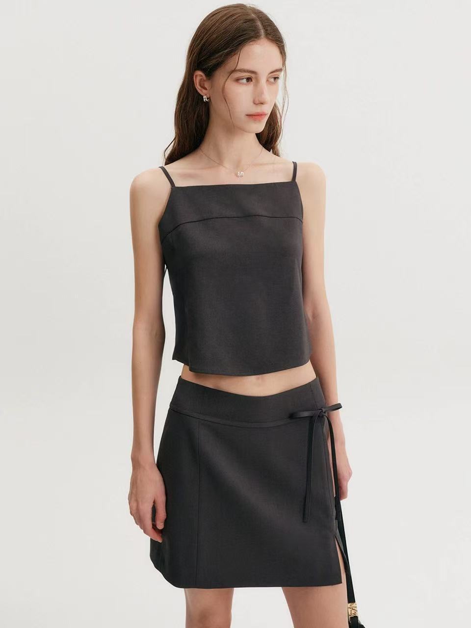 【闪闪兒】25夏l*ookast气质修身吊带33001