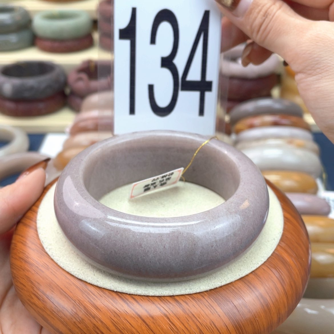 【闪购商品】石英质玉手镯未镶嵌