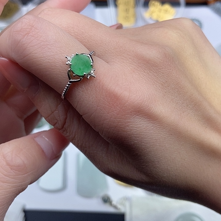 翡翠戒指未镶嵌戒指