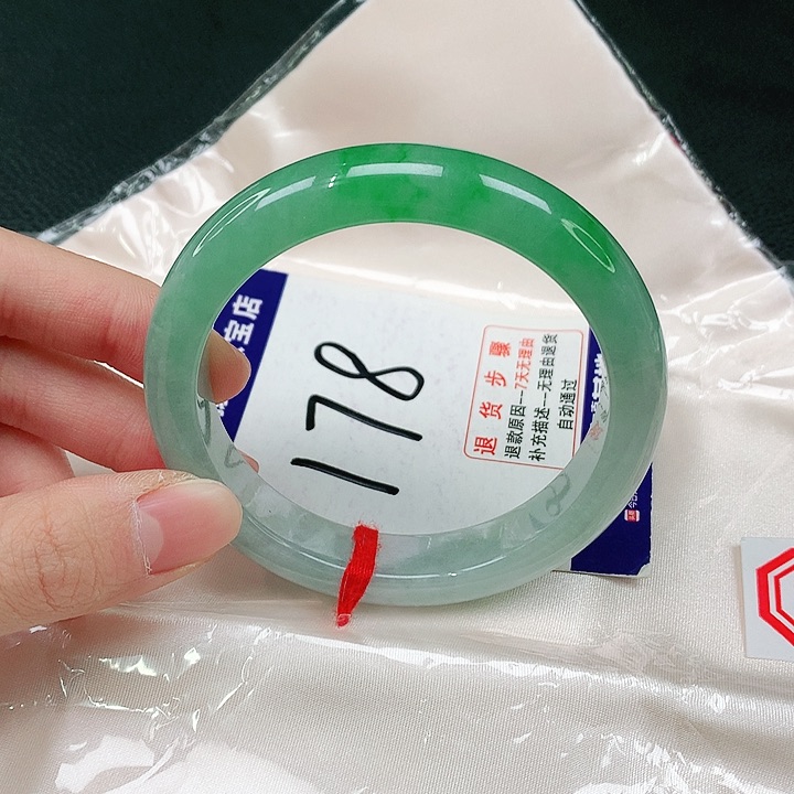 未镶嵌手镯翡翠翡翠手镯