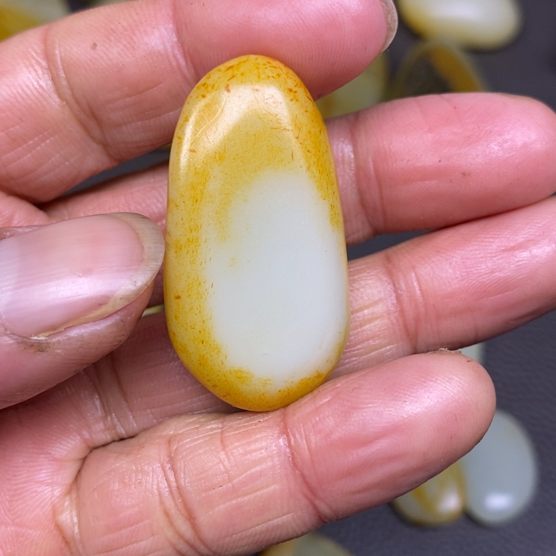 和田玉挂件未镶嵌十***生