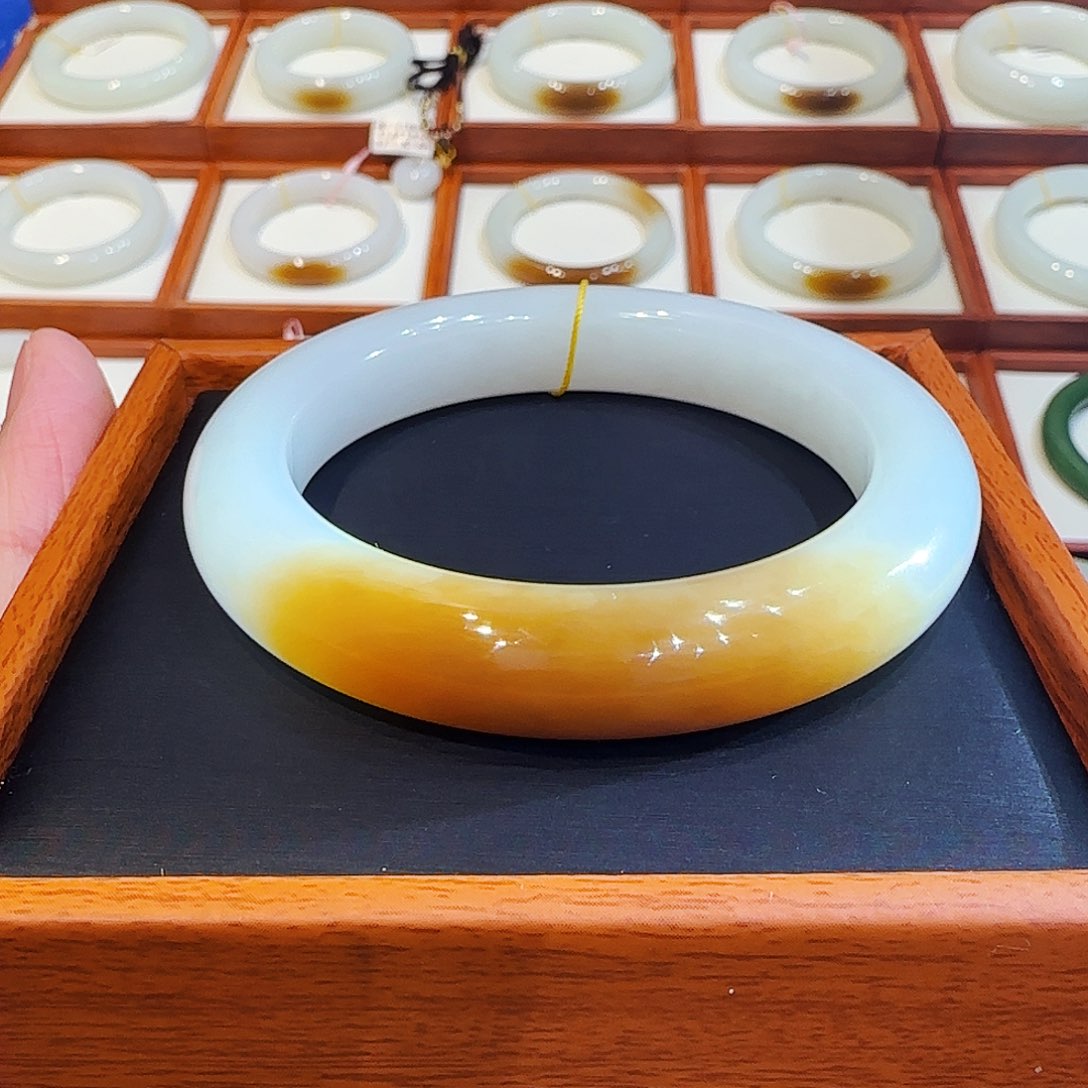 和田玉手镯未镶嵌且末一抹金红糖56 57 58