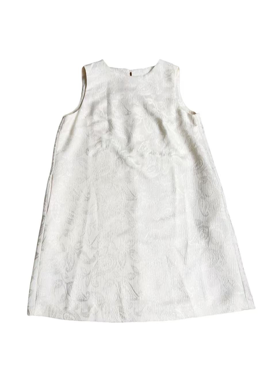 女装；00471提花无袖A字裙