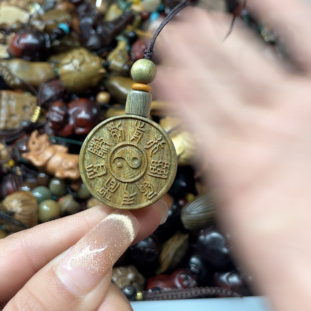 维腊木（绿檀）无事牌