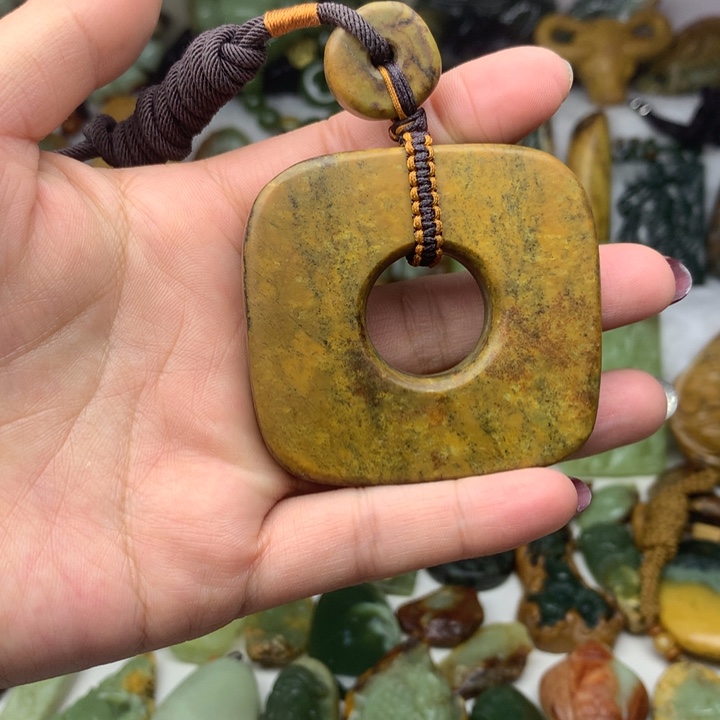 岫岩河磨玉（透闪石质玉）手把未镶嵌