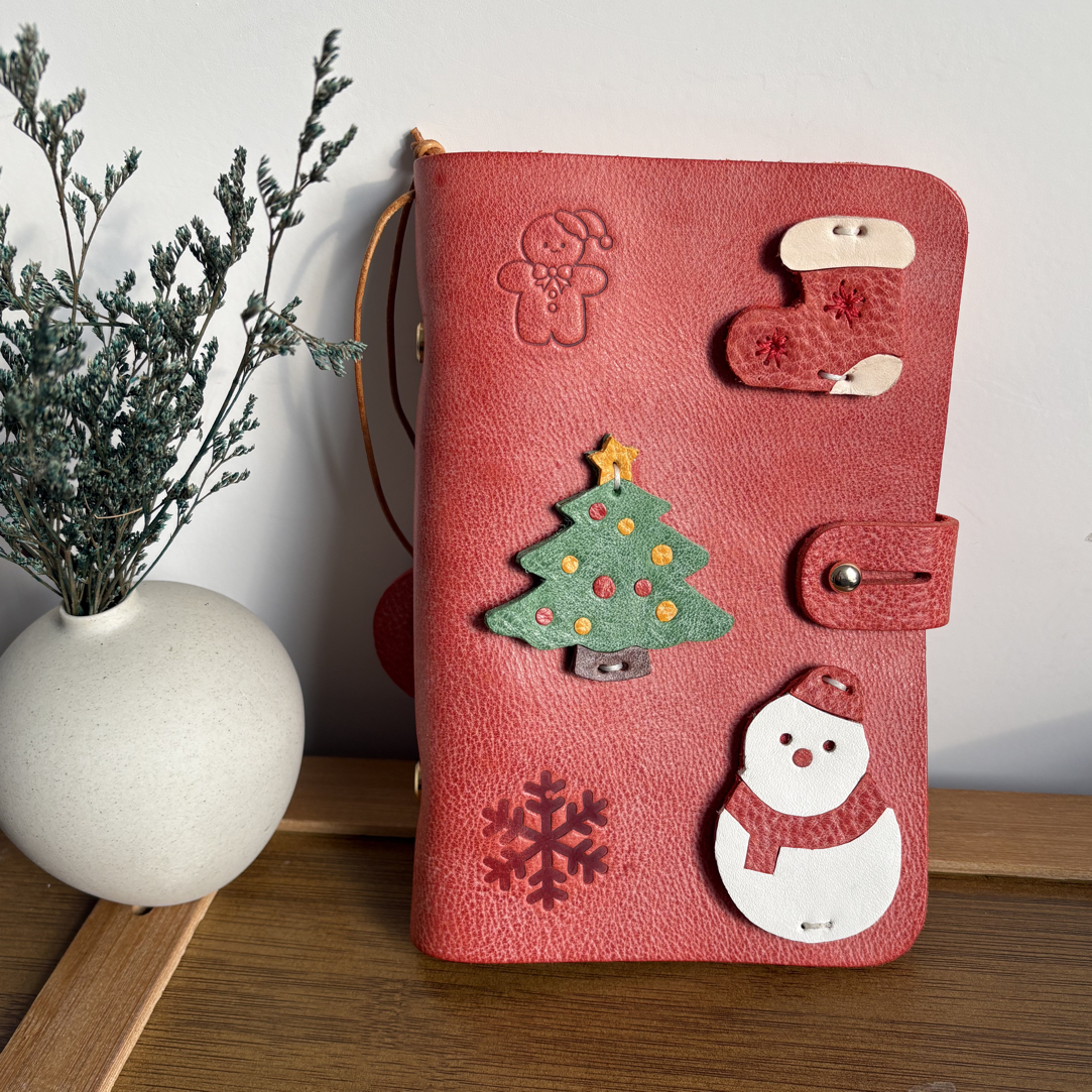 雾腊红头层牛皮A6圣诞雪人手帐本11601