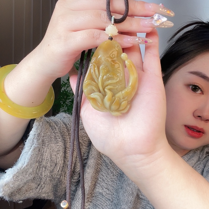 未镶嵌蛇纹石玉颈饰