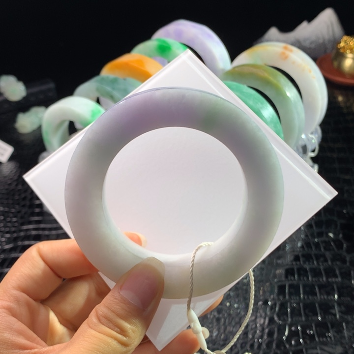 定制翡翠未镶嵌手镯