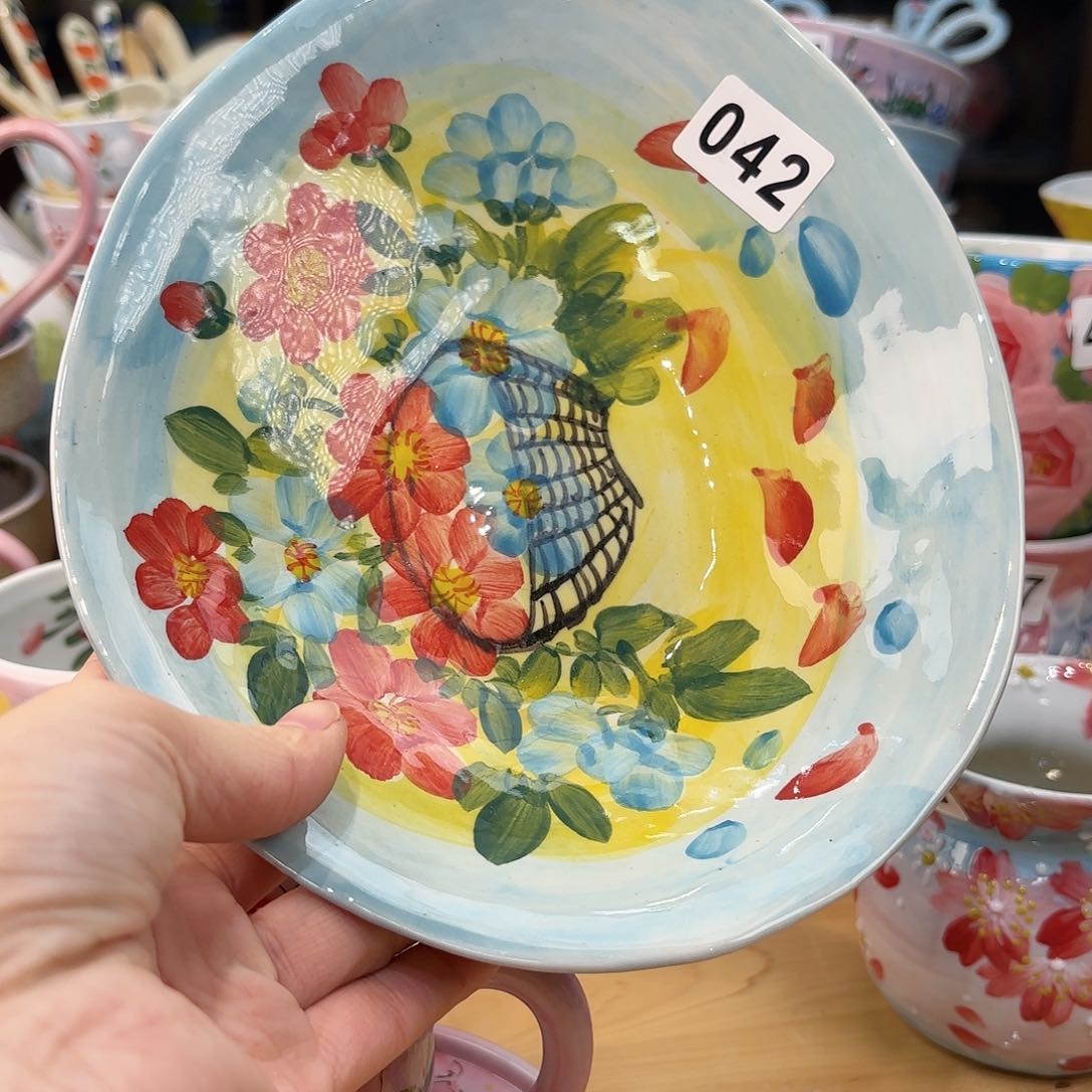 瓷片兔兔盖茨。兔兔