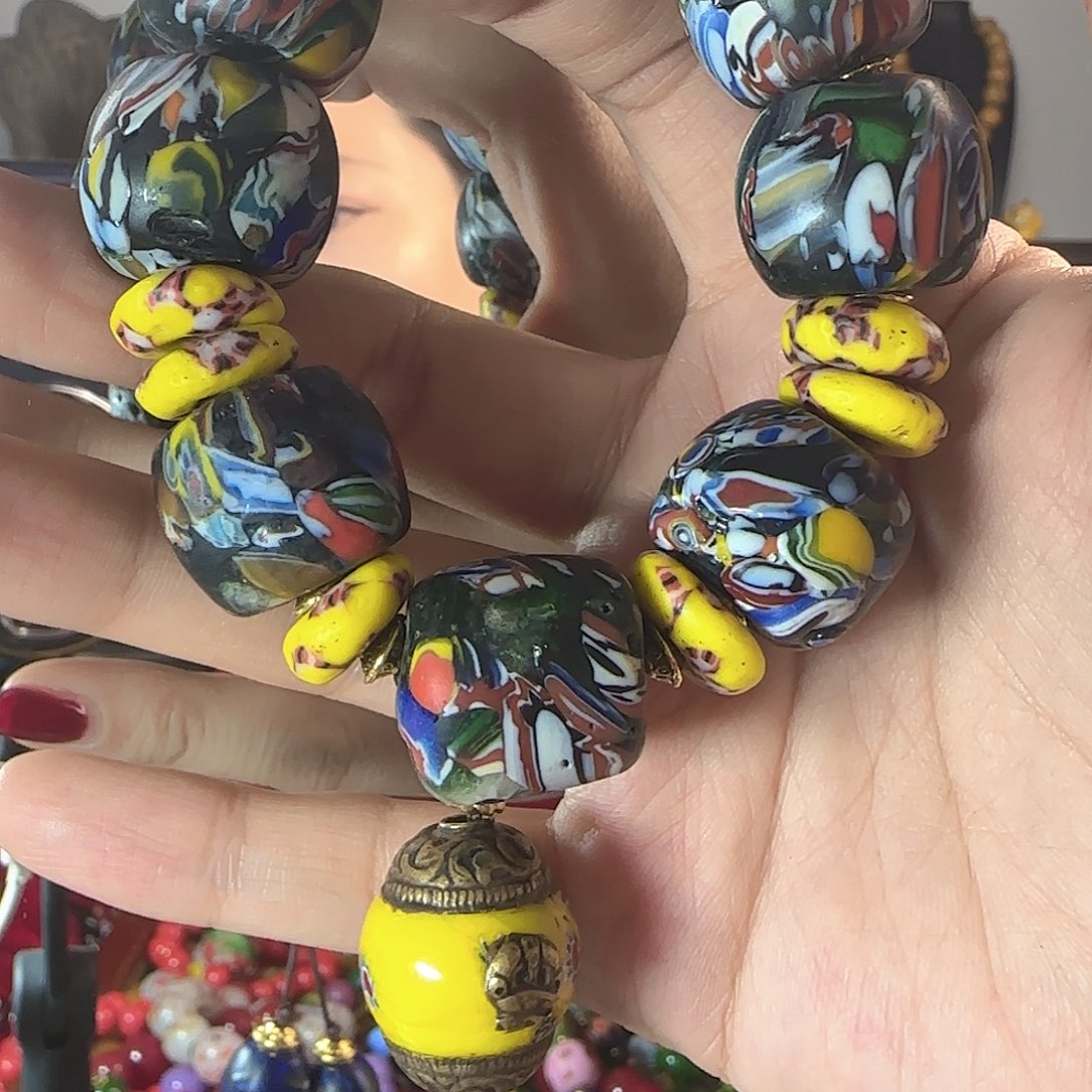 玻璃颈饰老琉璃的故事是一场一个