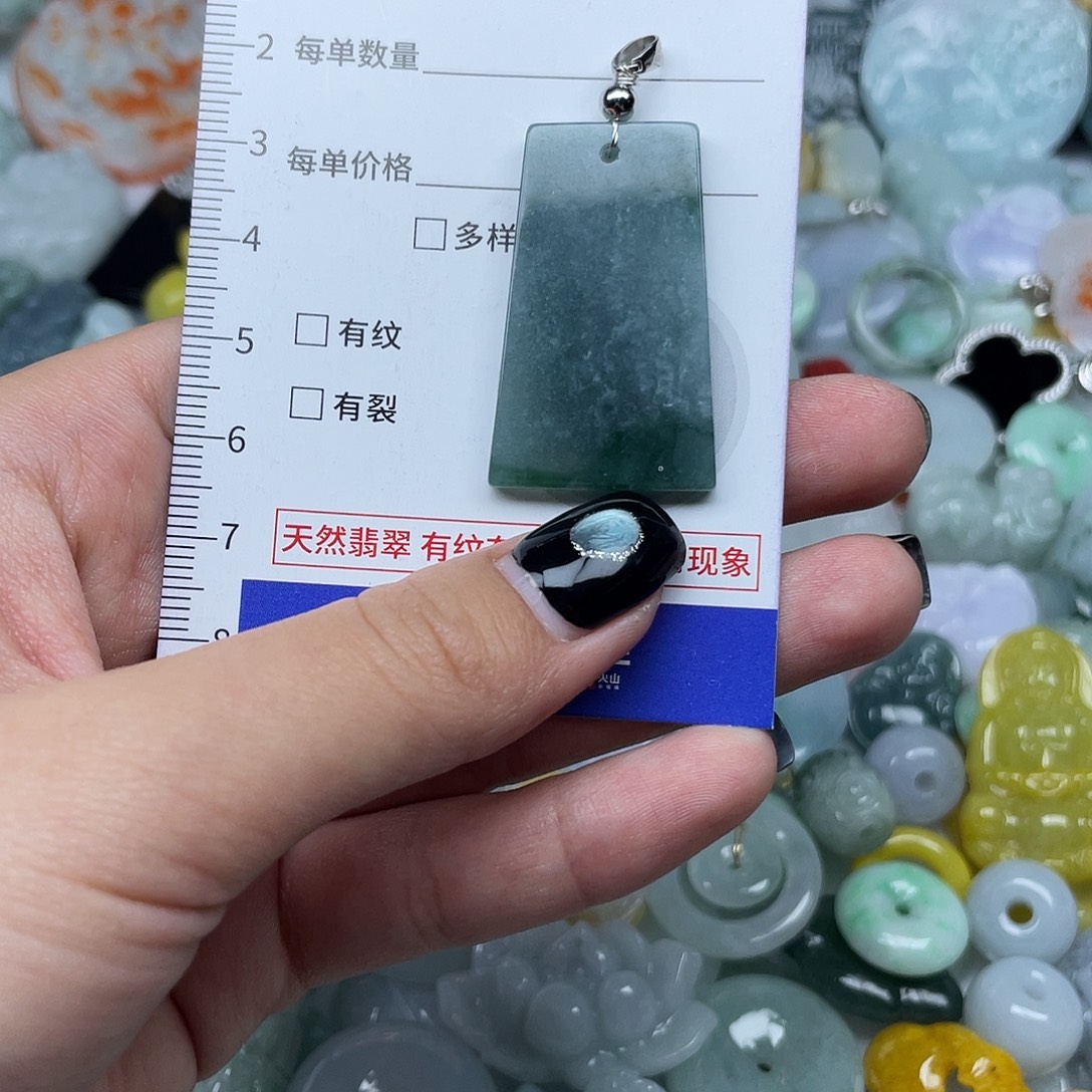 翡翠未镶嵌颈饰668
