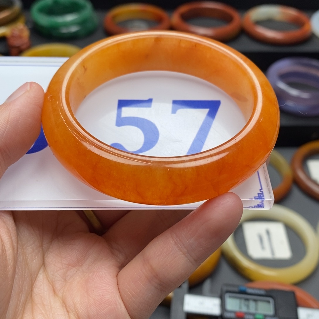 石英质玉（黄龙玉）手镯微瑕未镶嵌