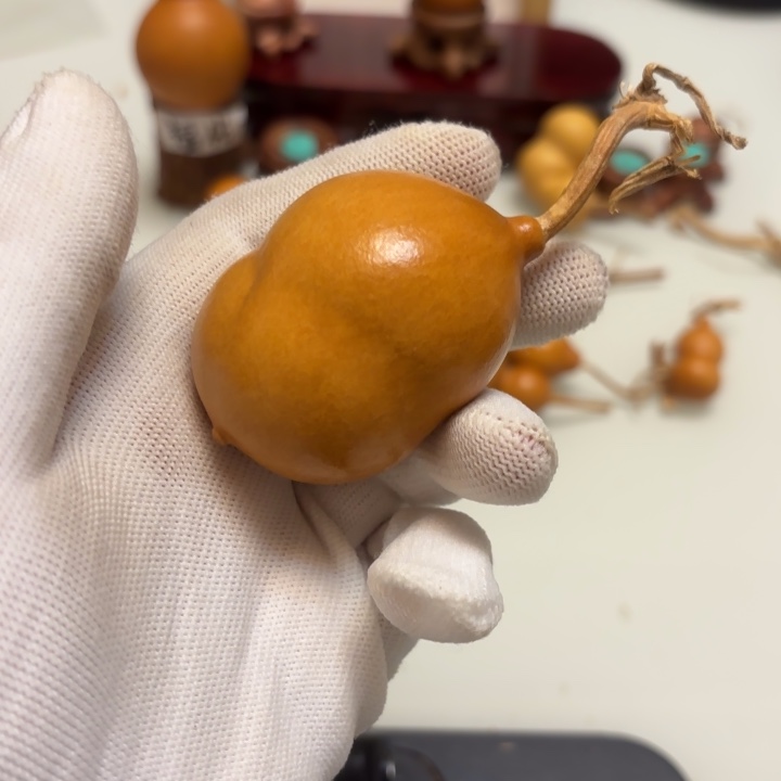 小***刘天然手捻老皮葫芦