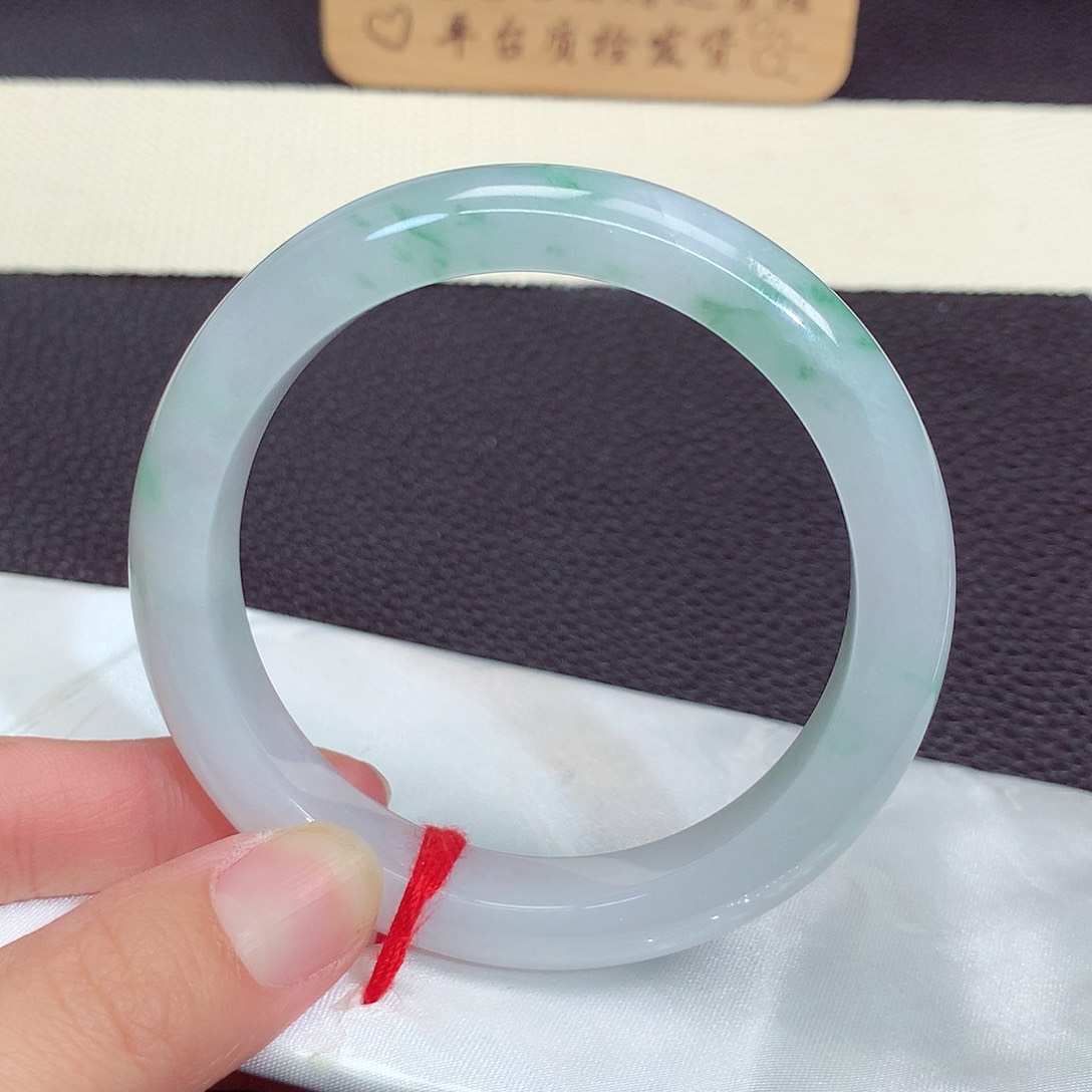 翡翠手镯未镶嵌273