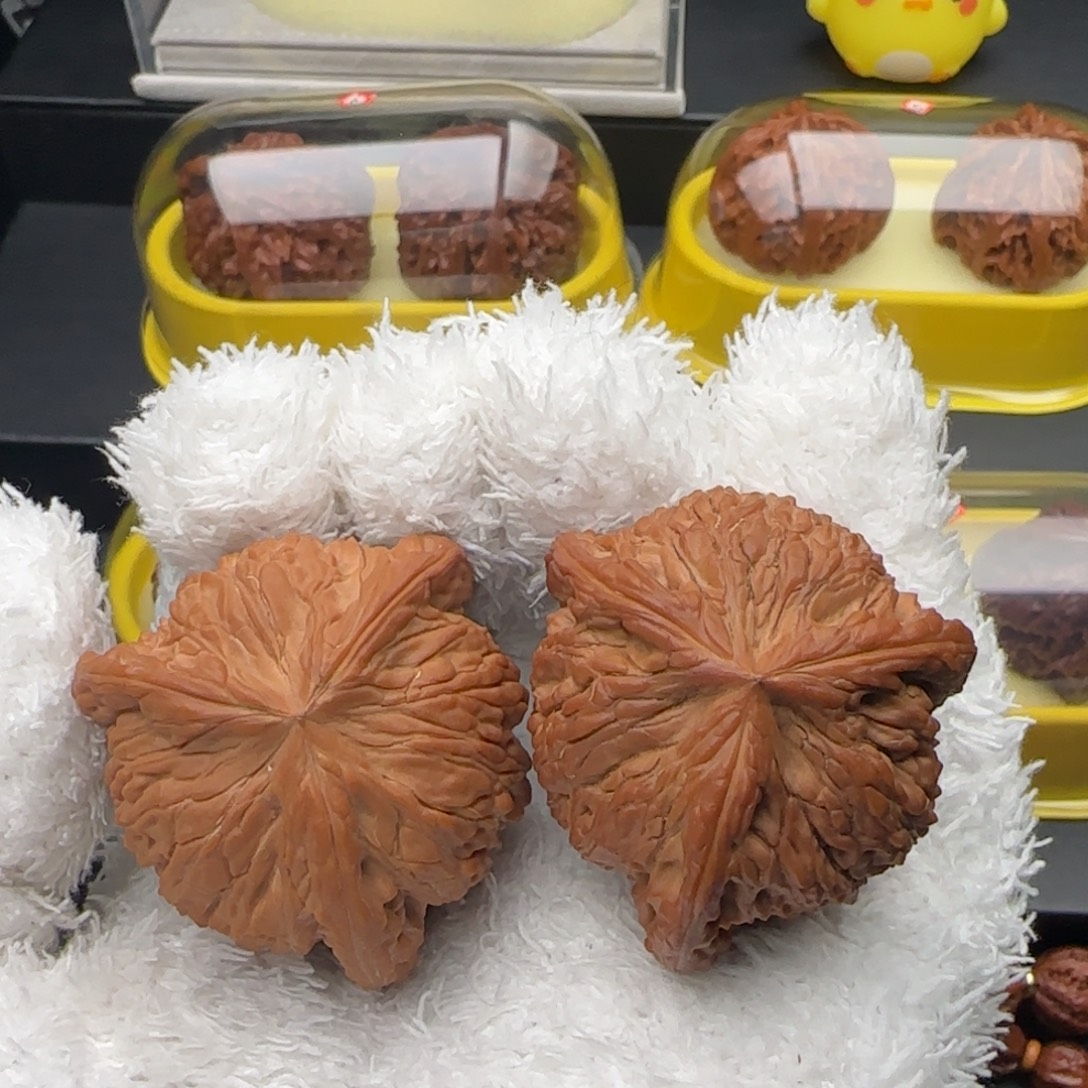 文玩核桃把件绣球奔全品44