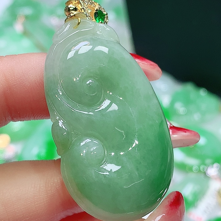 翡翠未镶嵌颈饰翡翠