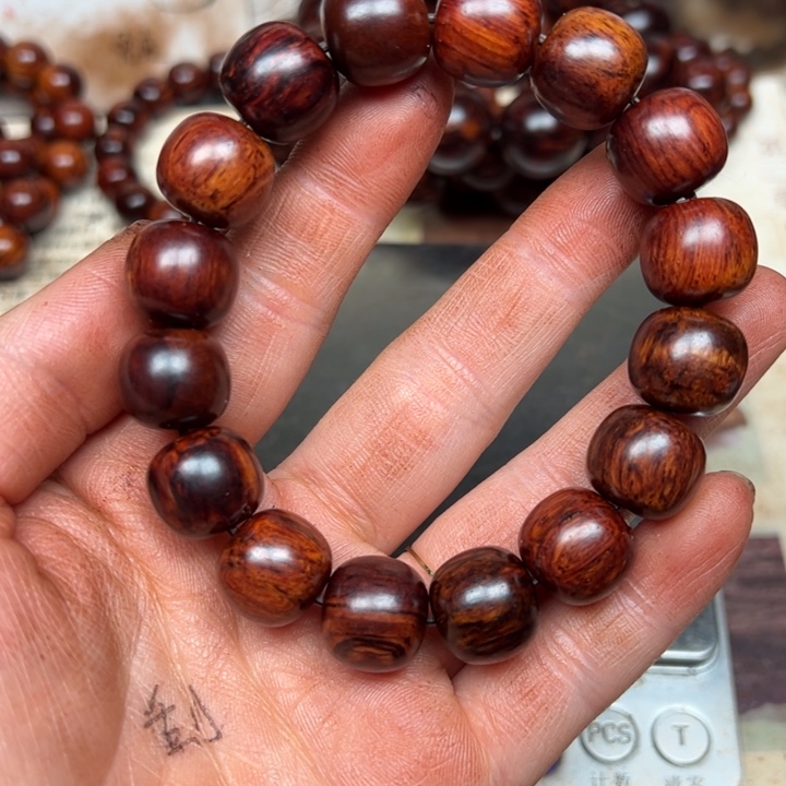 藤类?****?海南红降1314纹路玉化微瑕5