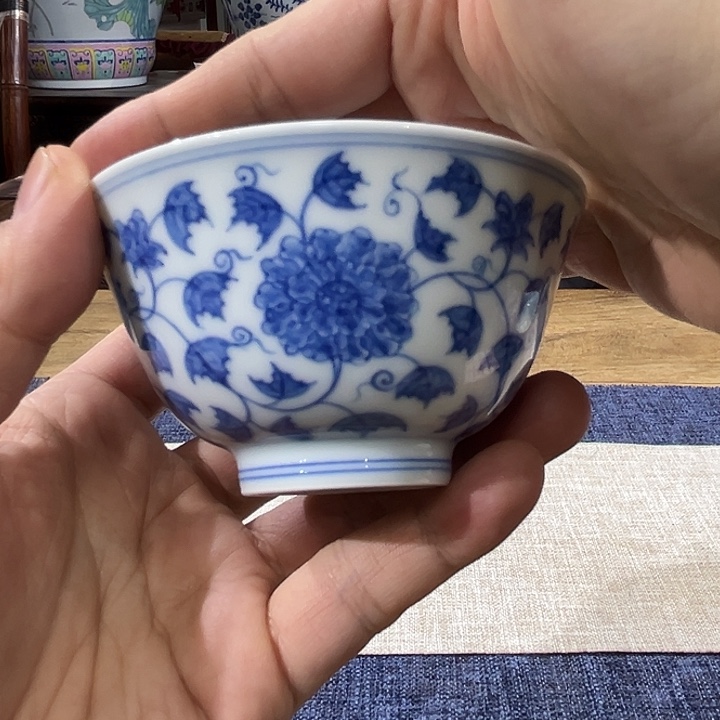 莊***哥杯子瓷青花缠枝杯子