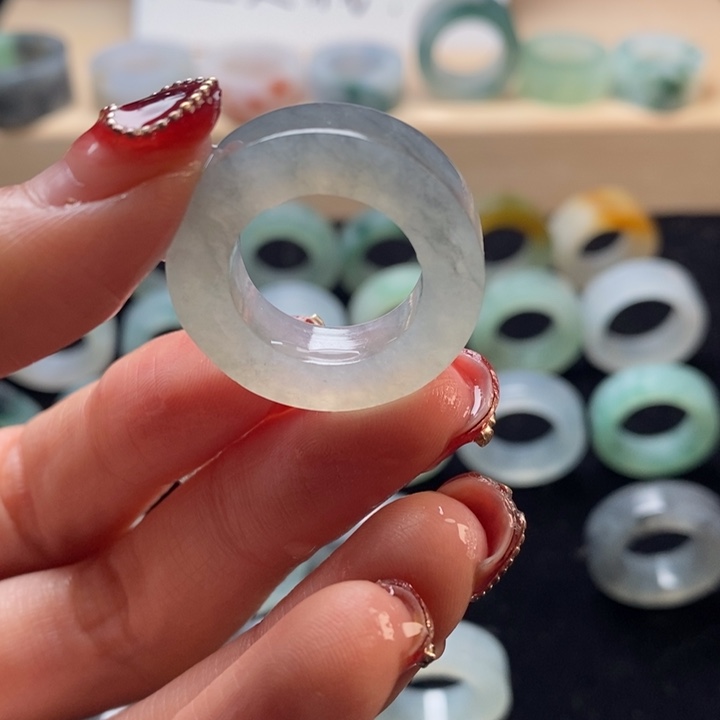 定制翡翠未镶嵌乌鸡戒圈