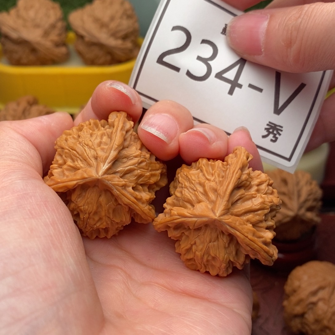 文玩核桃把件盘山奔37