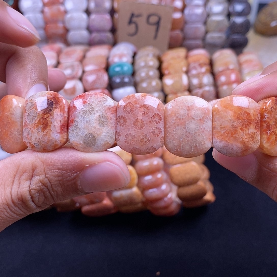 硅化珊瑚（珊瑚玉）未镶嵌手牌冰彩蕾丝91