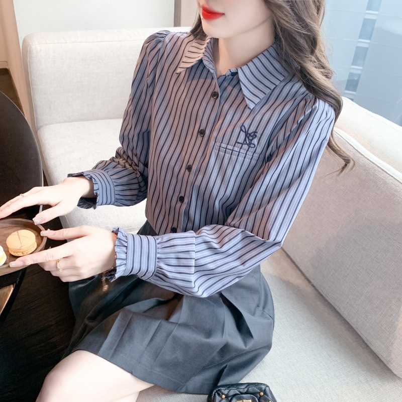 春秋季2025新款时尚减龄条纹衬衫女长袖刺绣女士衬衣休闲上衣洋气