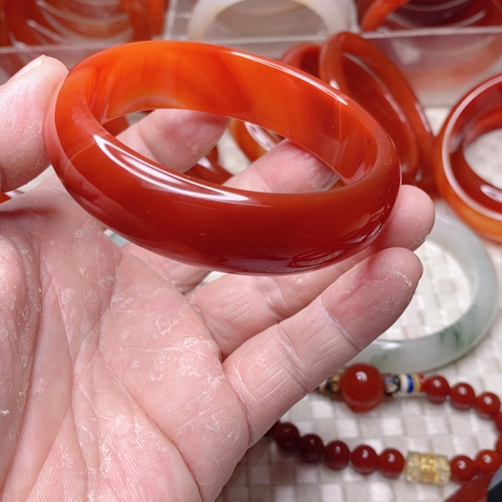 玛瑙/玉髓手镯未镶嵌