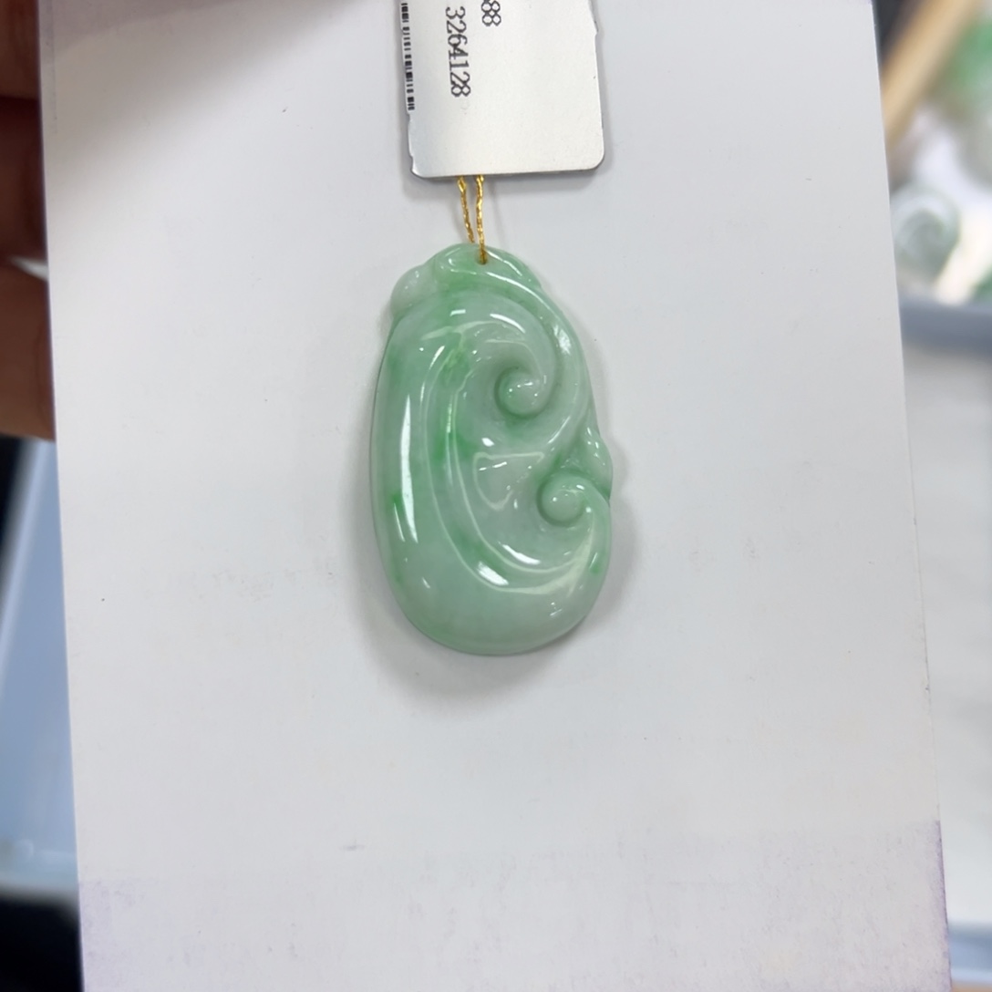 颈饰未镶嵌翡翠?****笑如意