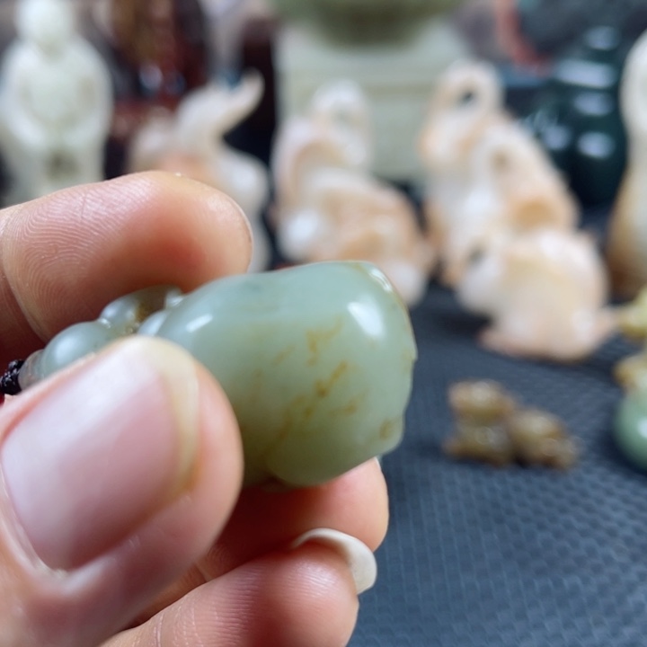 和田玉颈饰未镶嵌雨**空