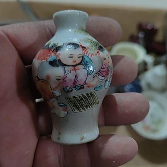 用***2陶瓷精美摆件（不退换，微瑕的）