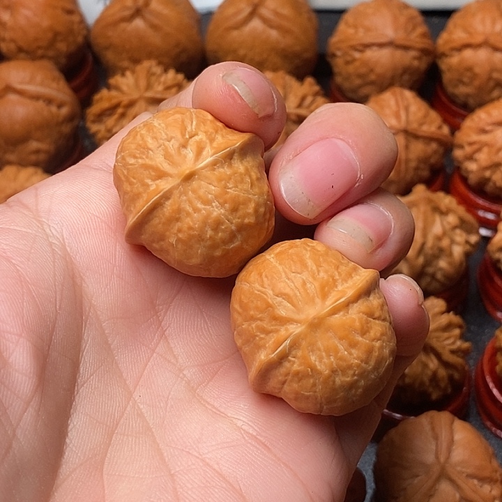 文玩核桃吊坠木鱼