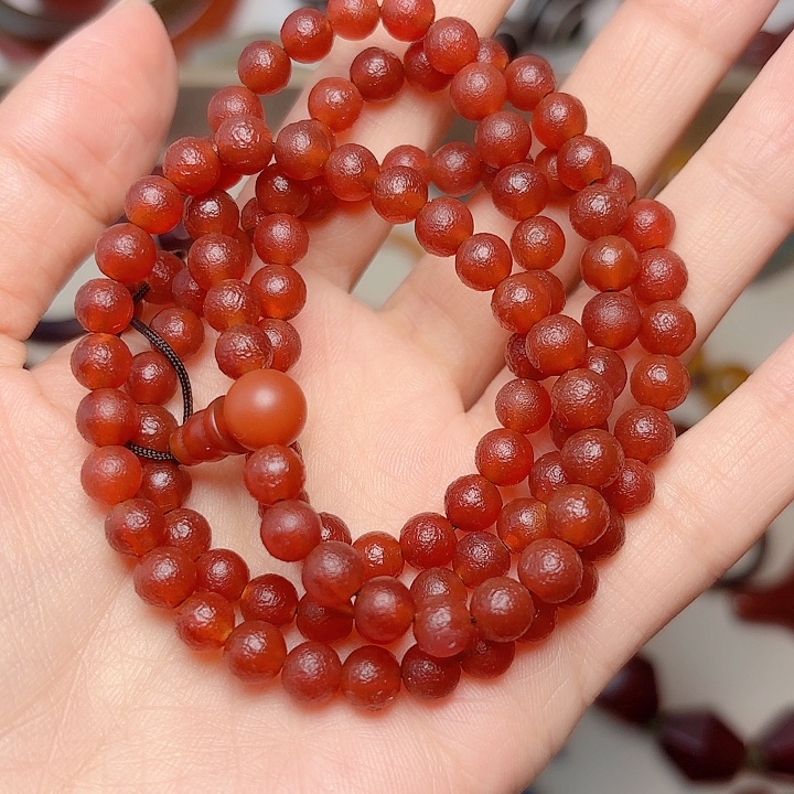 玛瑙/玉髓颈饰未镶嵌?**谜