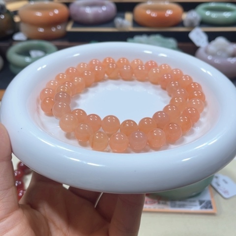 未镶嵌手镯石英质玉