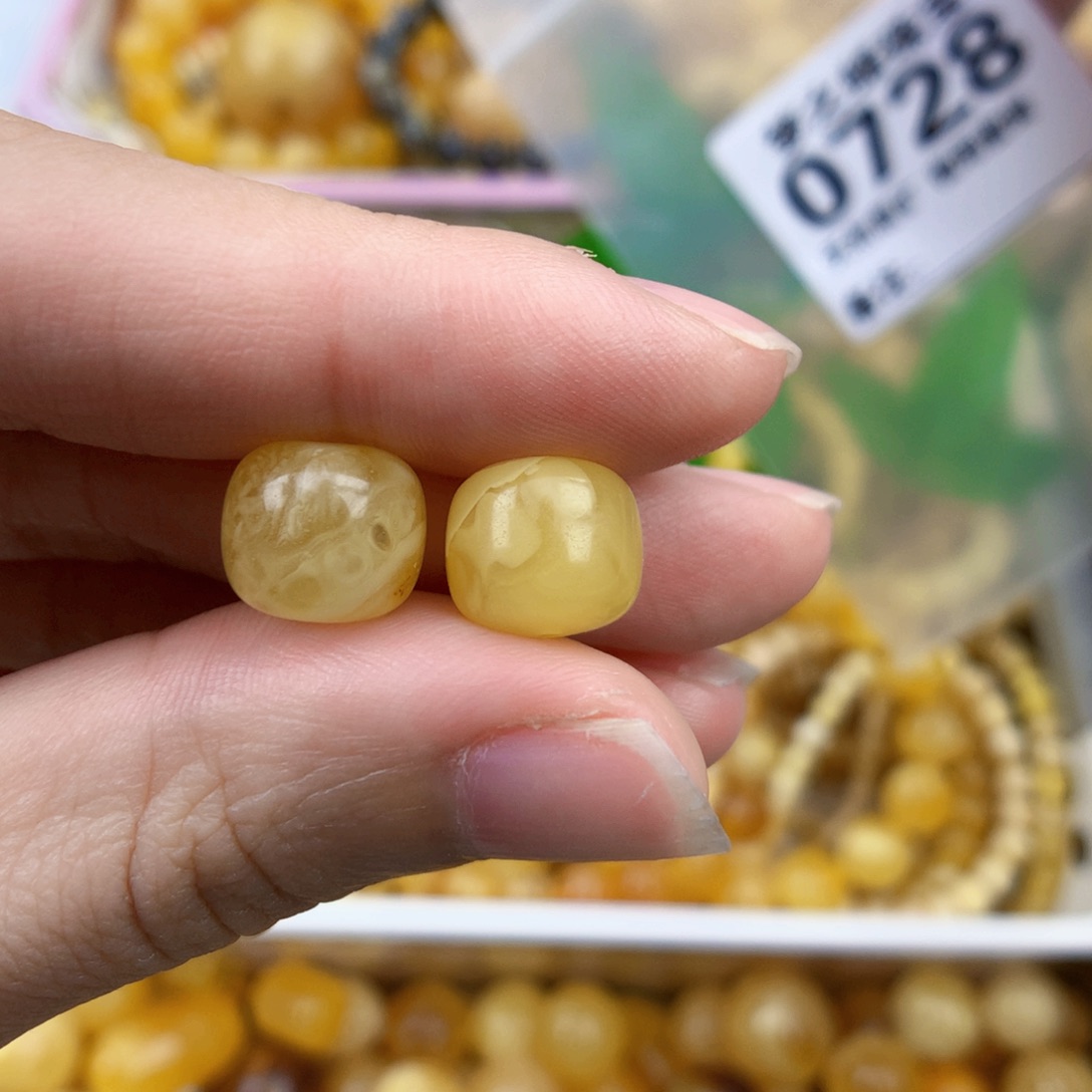 ****我裸石琥珀未镶嵌10