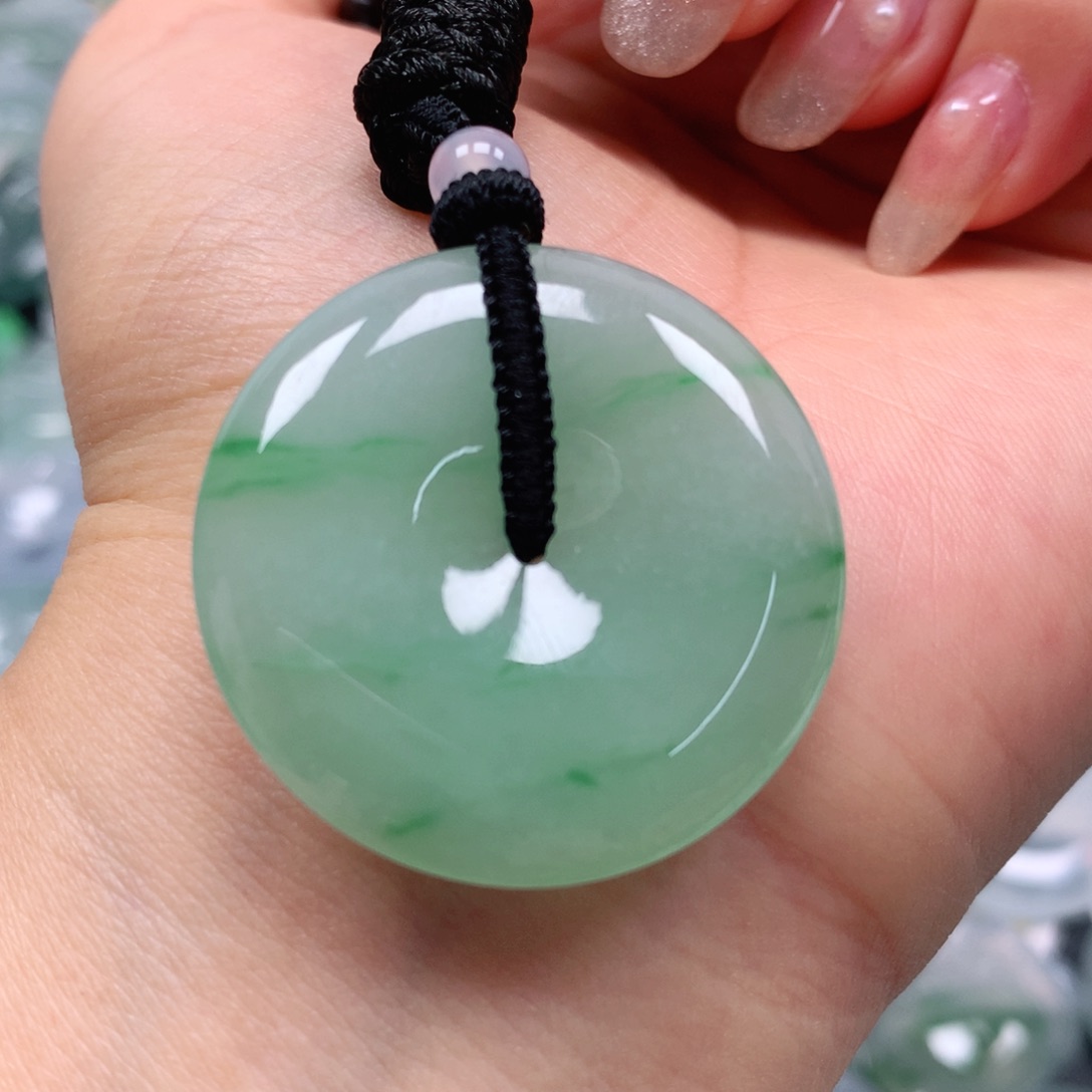 翡翠颈饰未镶嵌天然翡翠