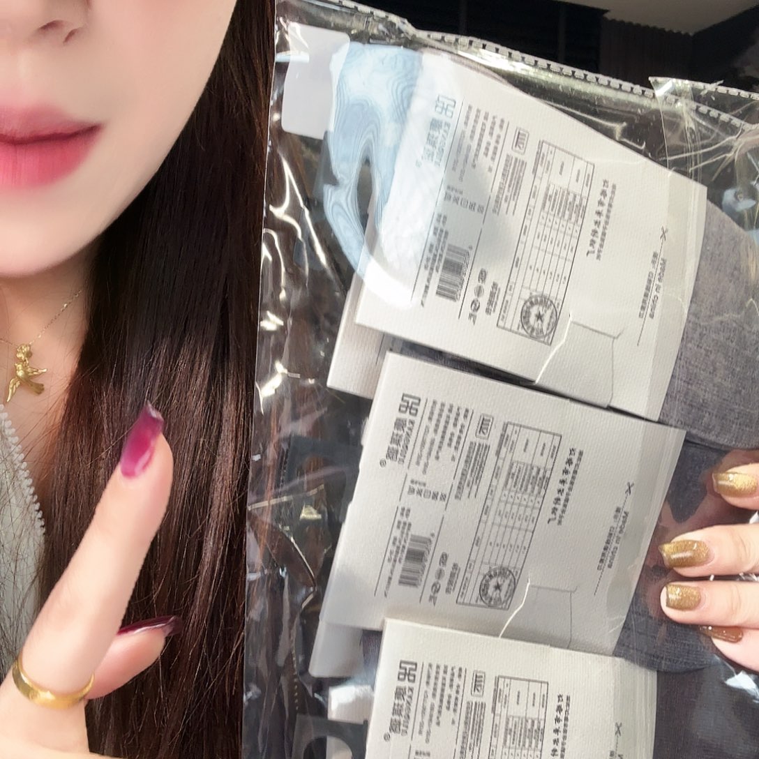 周***美三醋酯纤维袜子一条