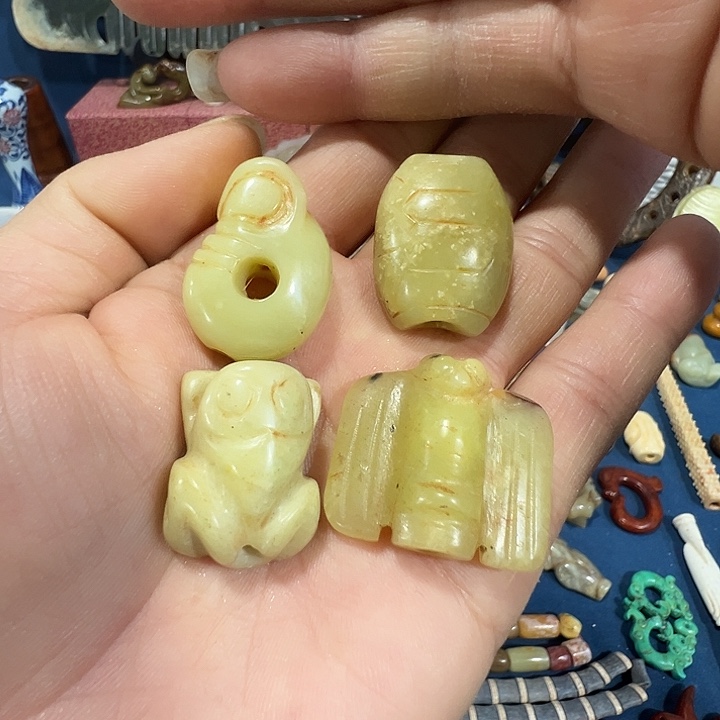 透闪石质玉未镶嵌挂件