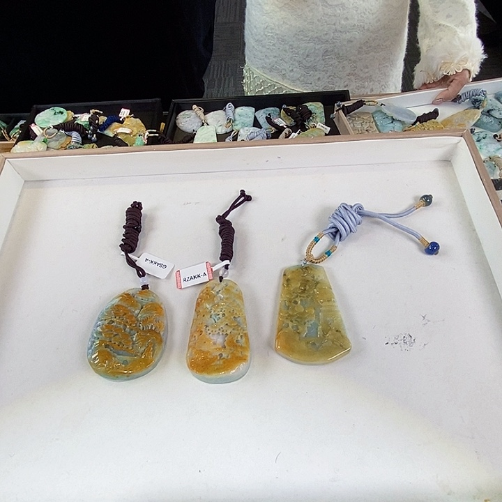 颈饰未镶嵌翡翠多样性随机发货仅发一件