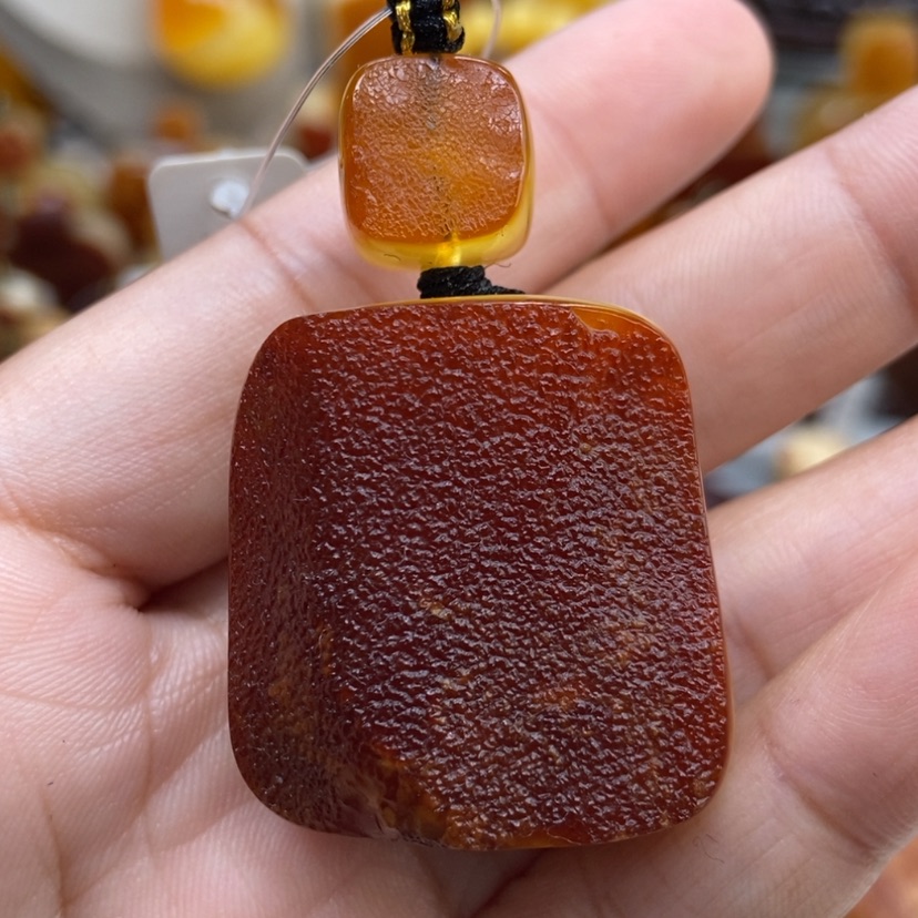【闪购商品】琥珀颈饰未镶嵌
