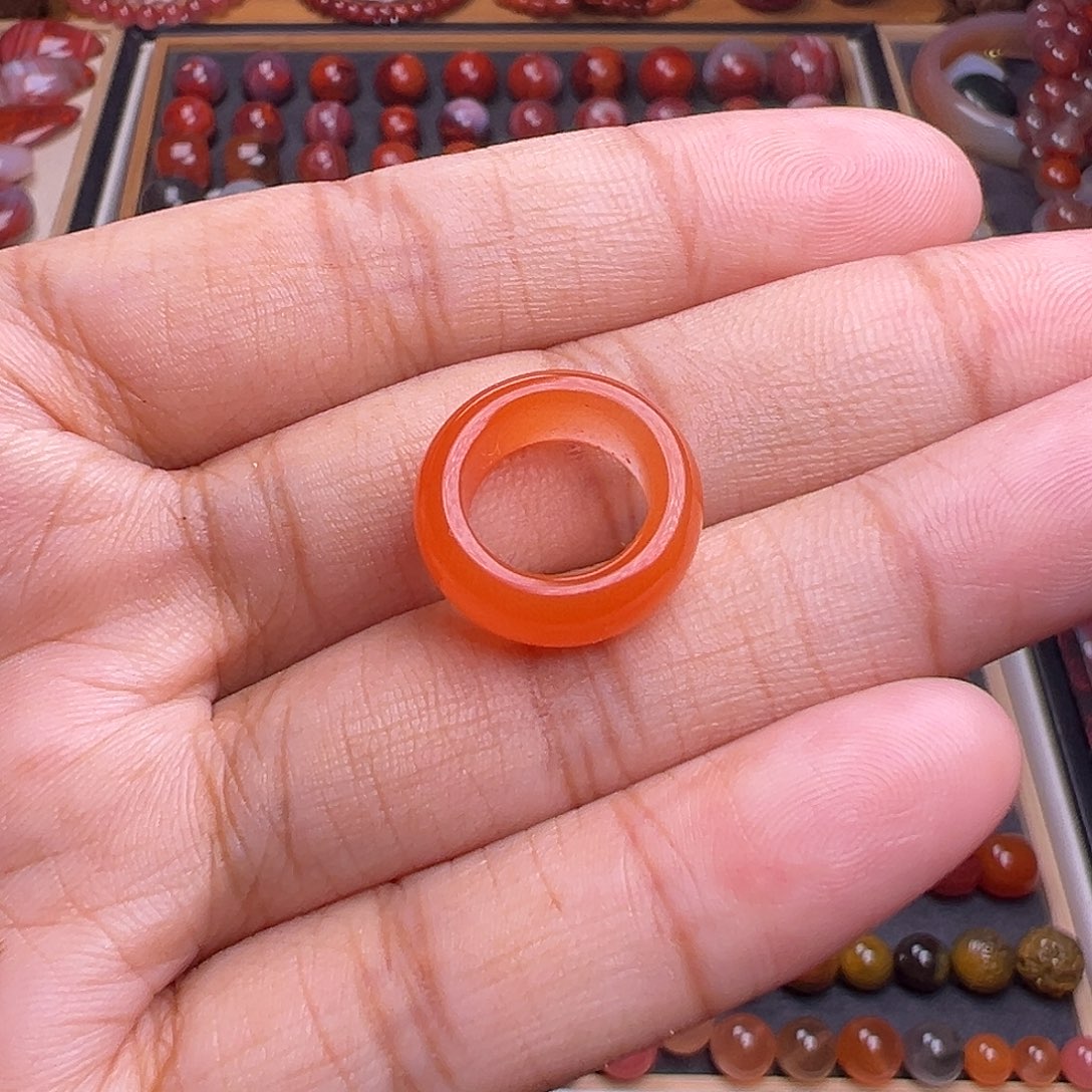 南红玛瑙未镶嵌珠宝奇石跑环10.7mm