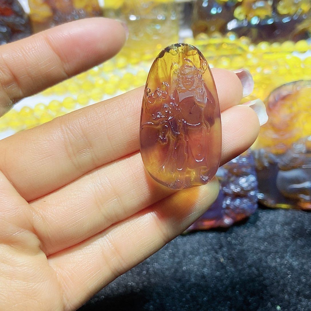 琥珀颈饰未镶嵌钟馗