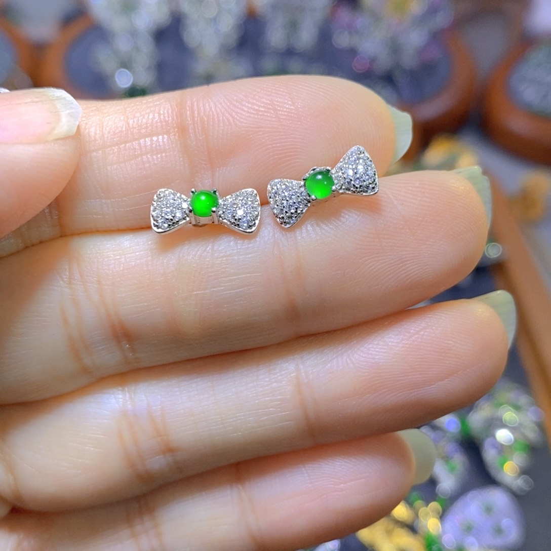 翡翠颈饰银S925镶嵌天然翡翠