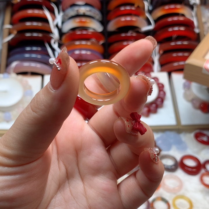 玛瑙/玉髓手镯未镶嵌冰*