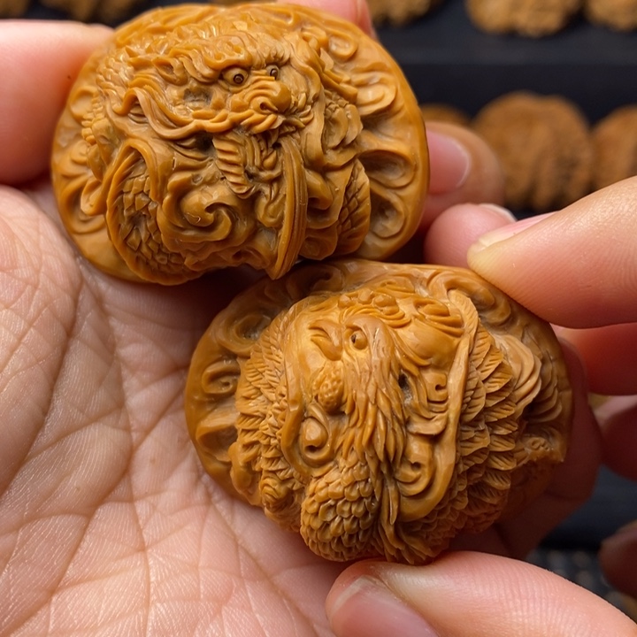 文玩核桃把件龙凤