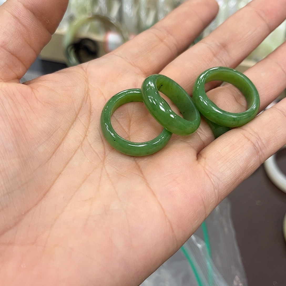 和田玉未镶嵌戒圈