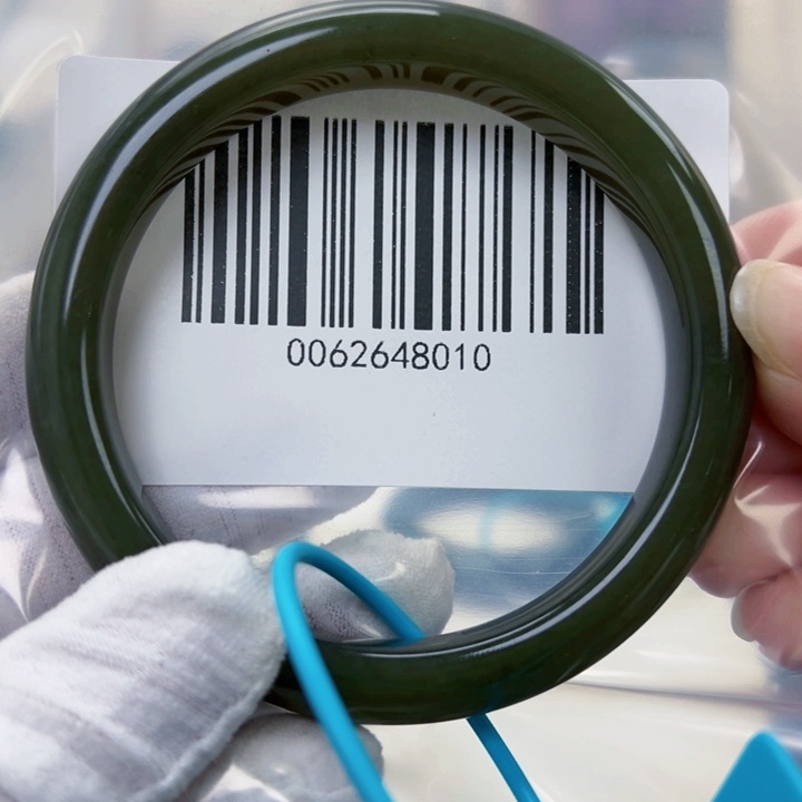 七***月和田玉未镶嵌手镯包容64