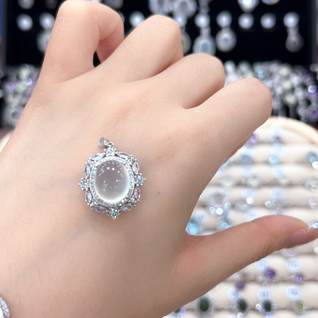 Z***.蛇纹石玉银S925镶嵌颈饰