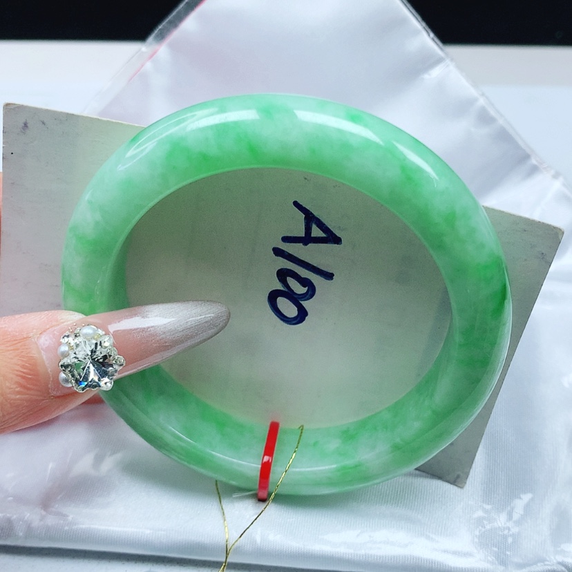 【闪购商品】翡翠手镯未镶嵌56圈