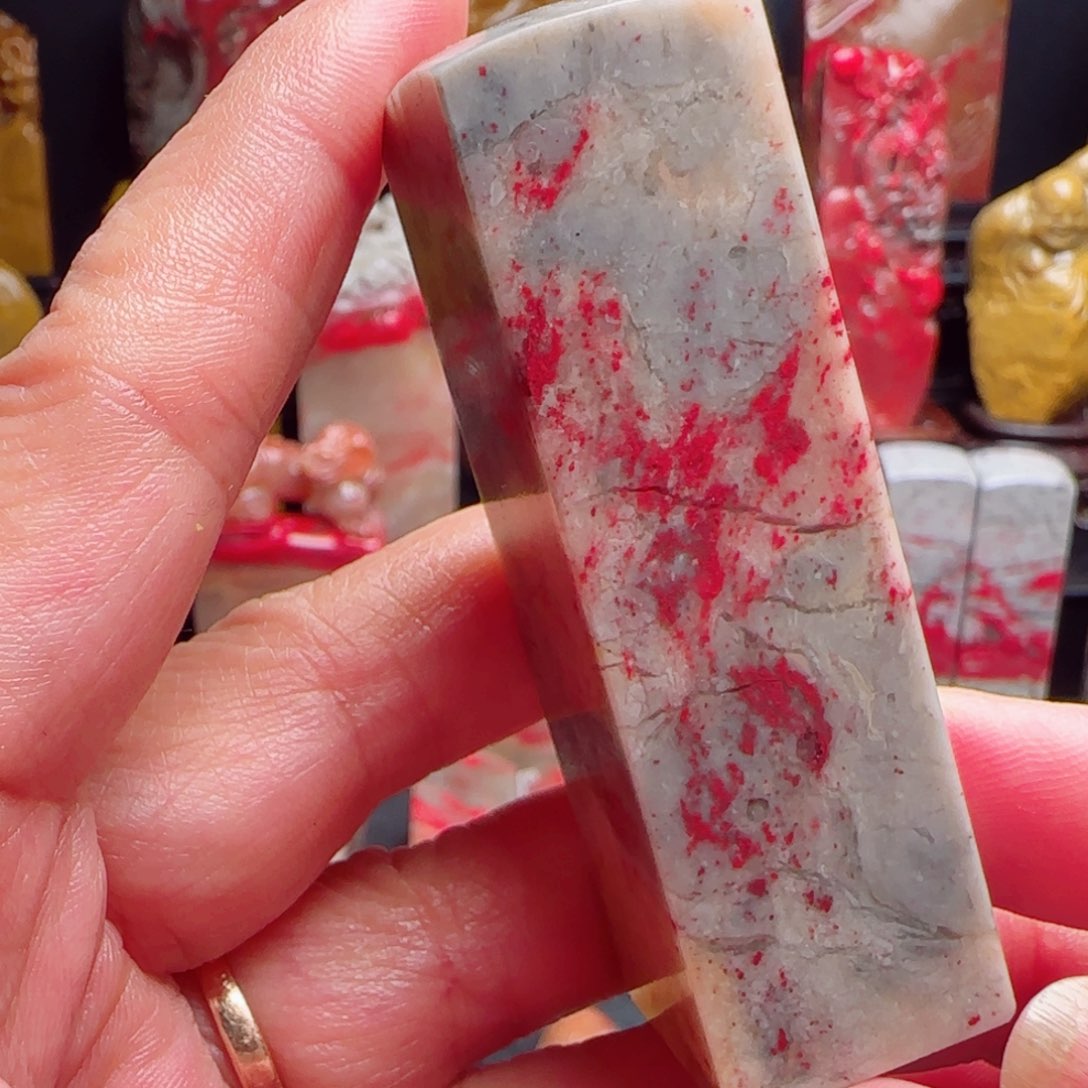 昌化石昌化鸡血石