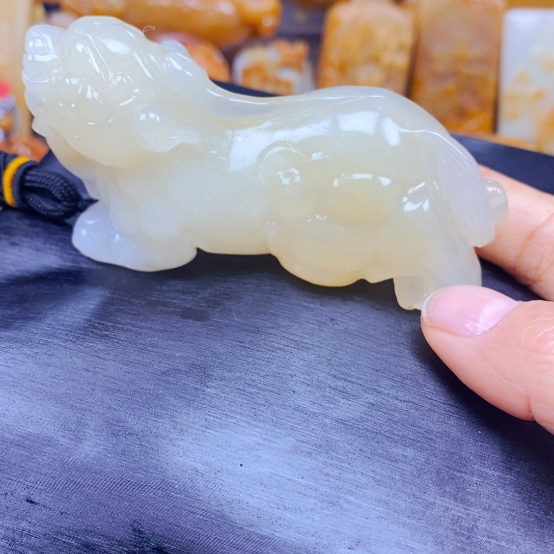 石英质玉（黄龙玉）颈饰未镶嵌